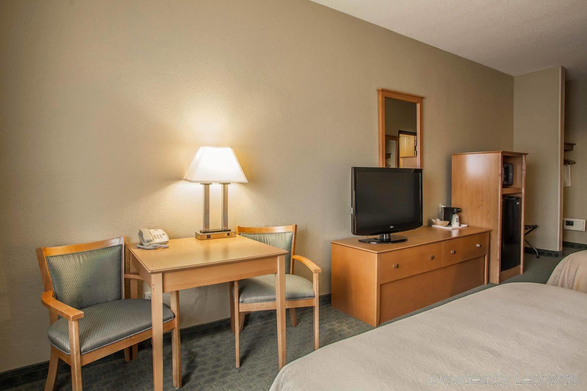 Quality Inn Near I-72 And Hwy 51 Forsyth Exterior foto